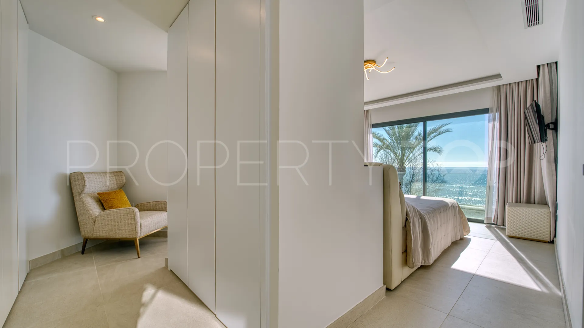 Town house for sale in The Island