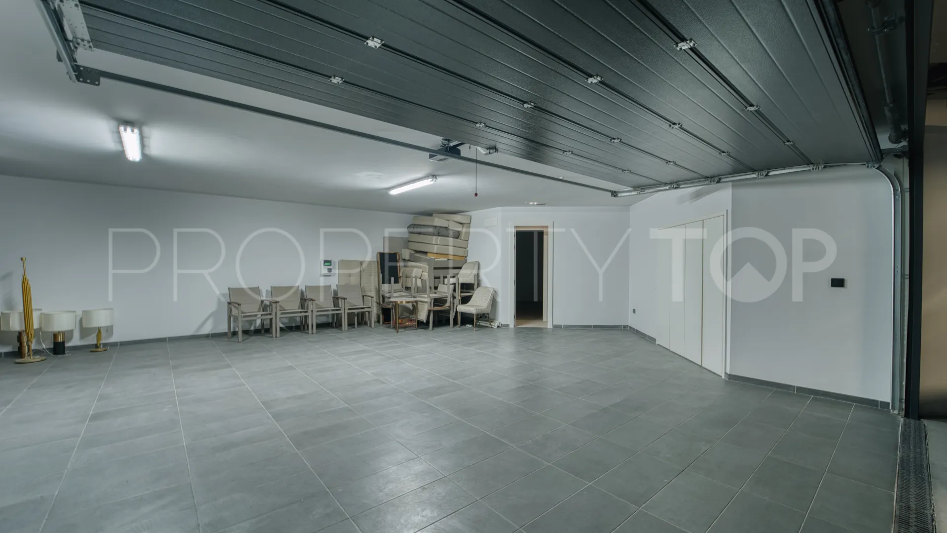 Town house for sale in The Island