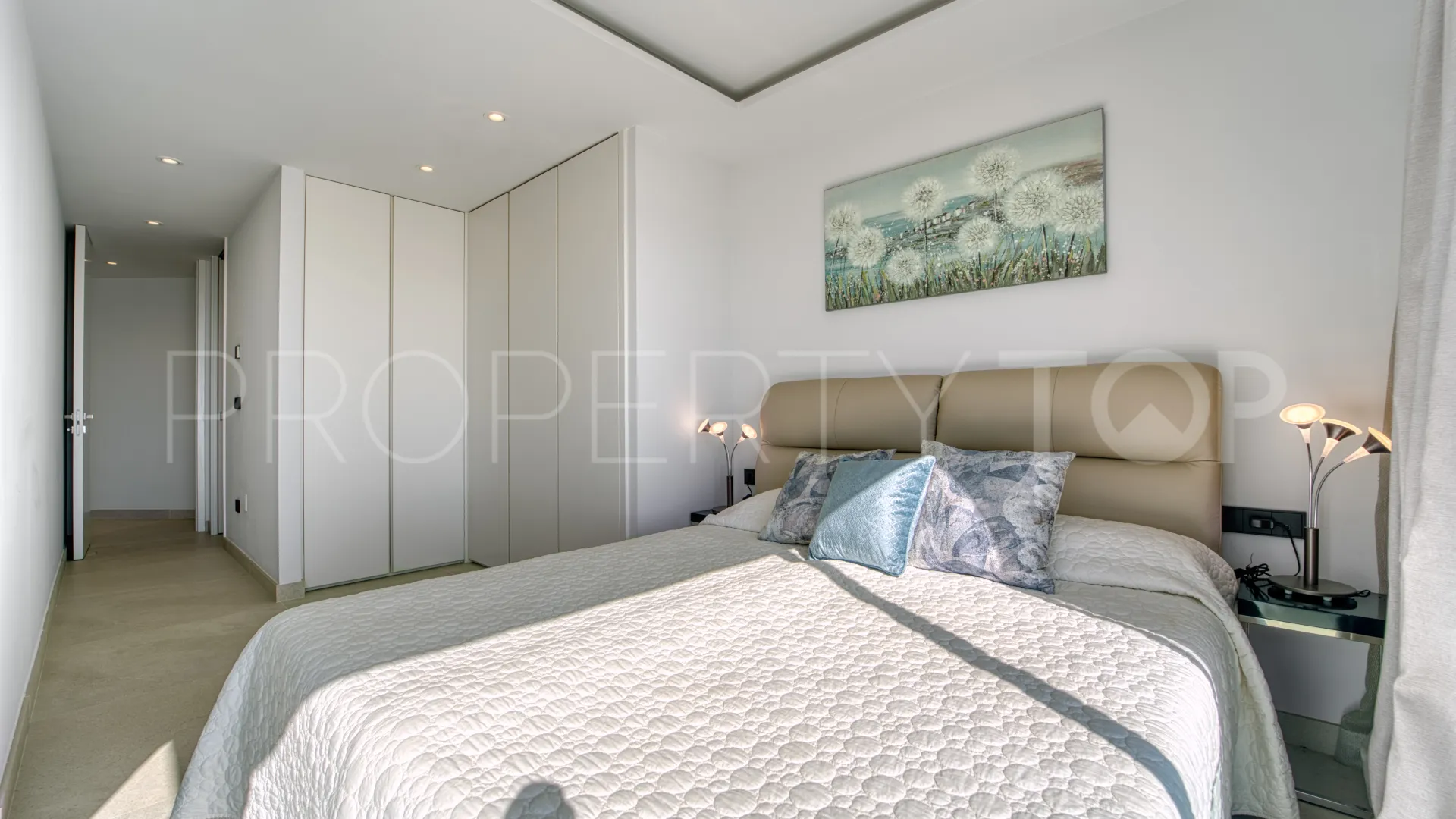 Town house for sale in The Island