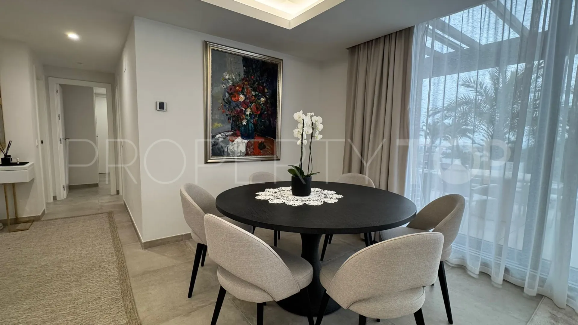2 bedrooms penthouse in Estepona for sale