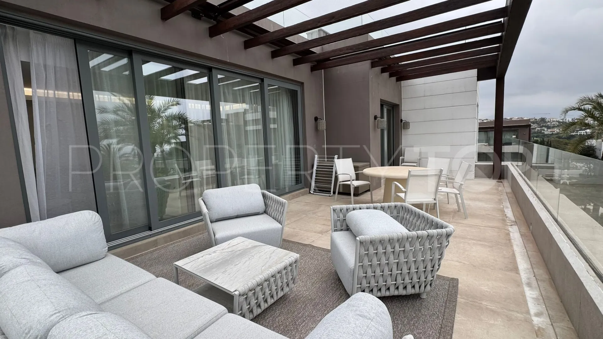2 bedrooms penthouse in Estepona for sale