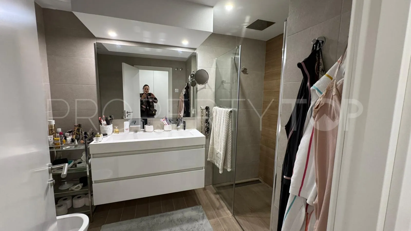 2 bedrooms penthouse in Estepona for sale