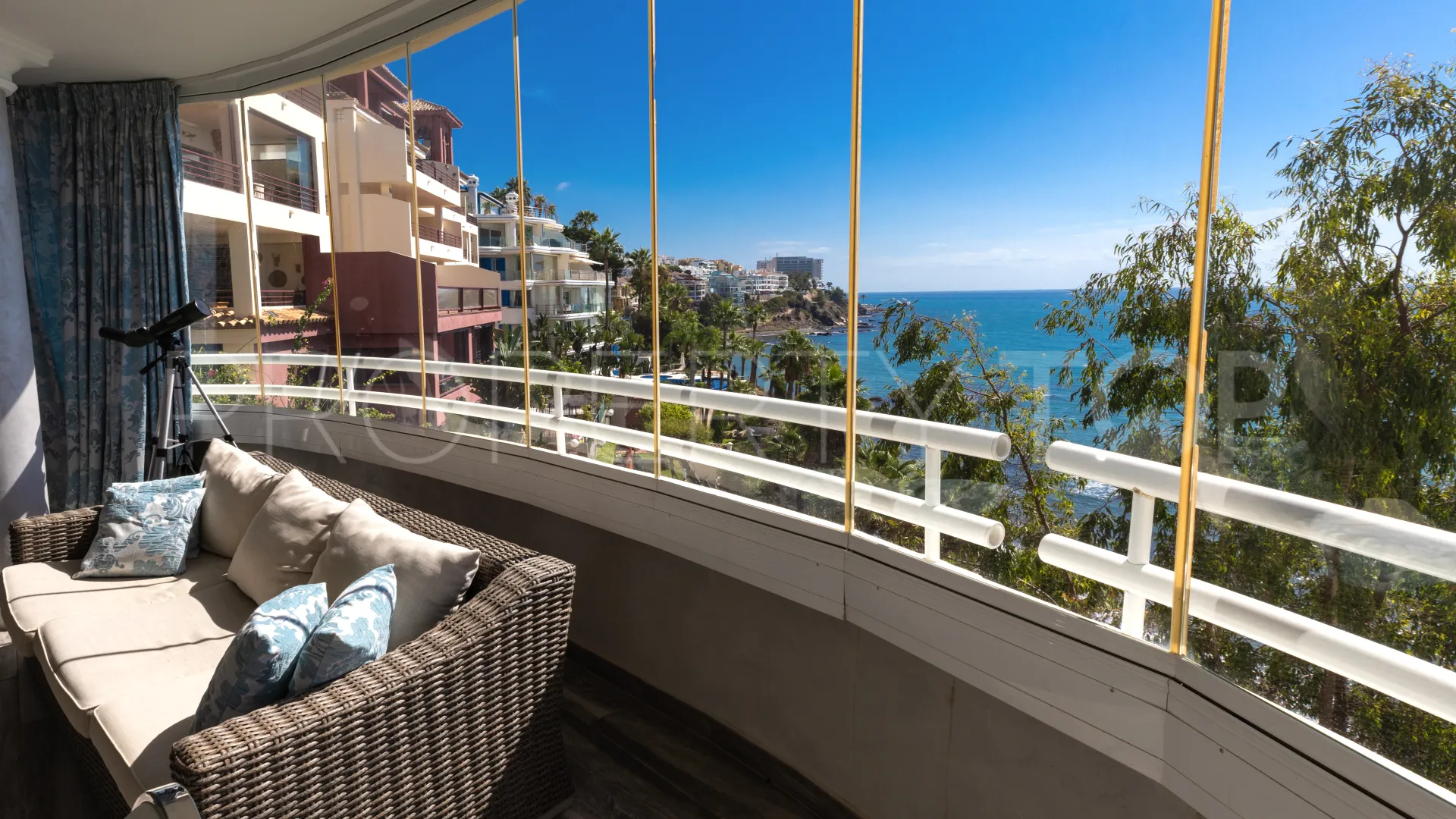 Torrequebrada 3 bedrooms ground floor apartment for sale