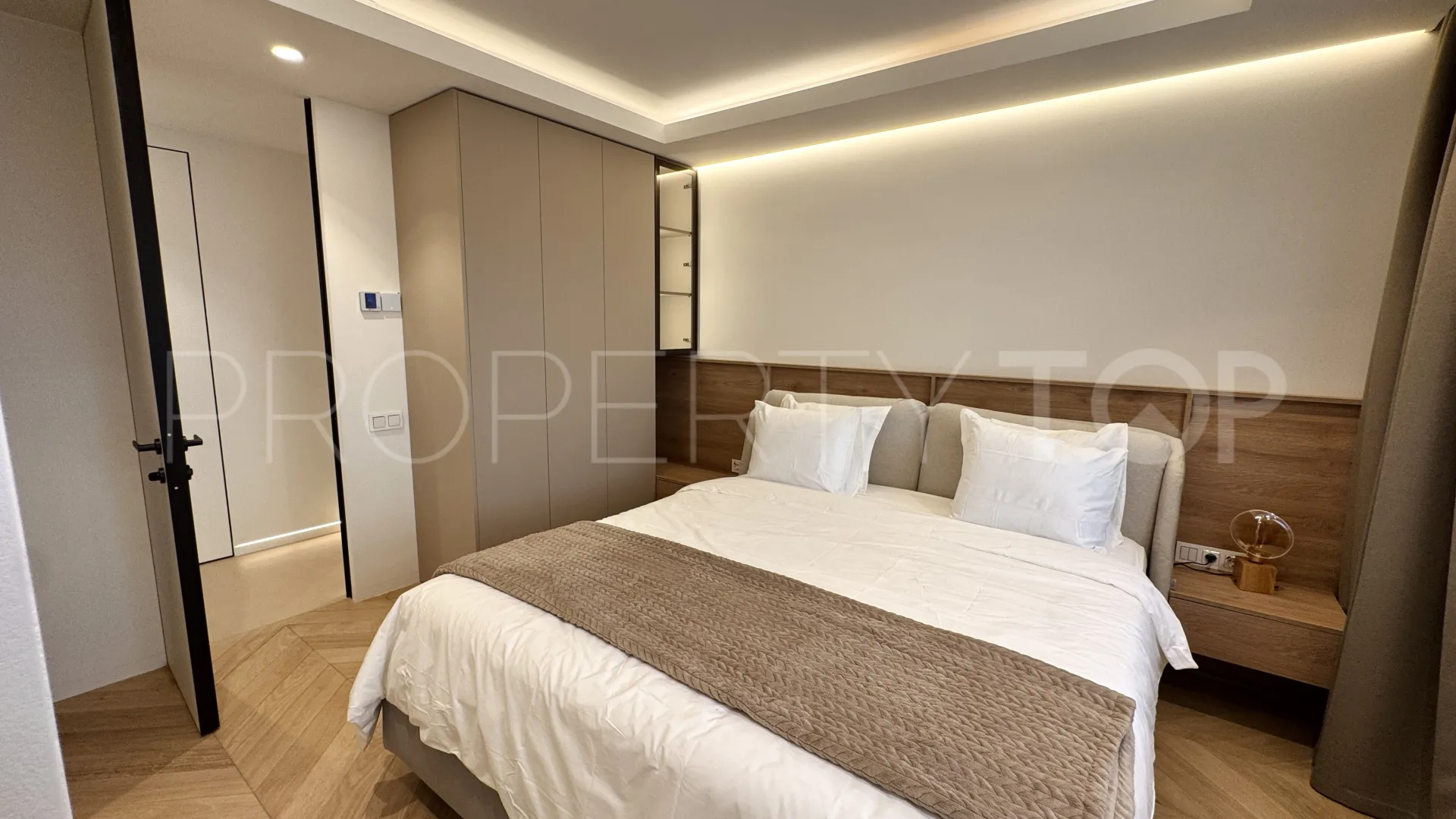 Magna Marbella, apartamento de 3 dormitorios a la venta