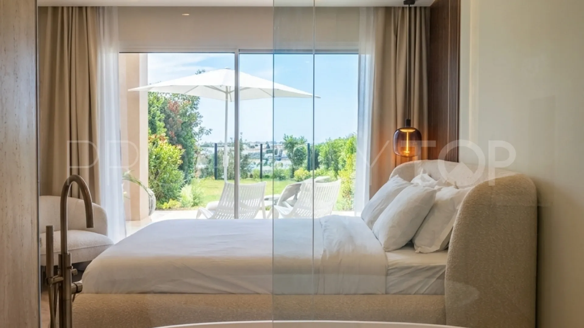Magna Marbella, apartamento de 3 dormitorios a la venta