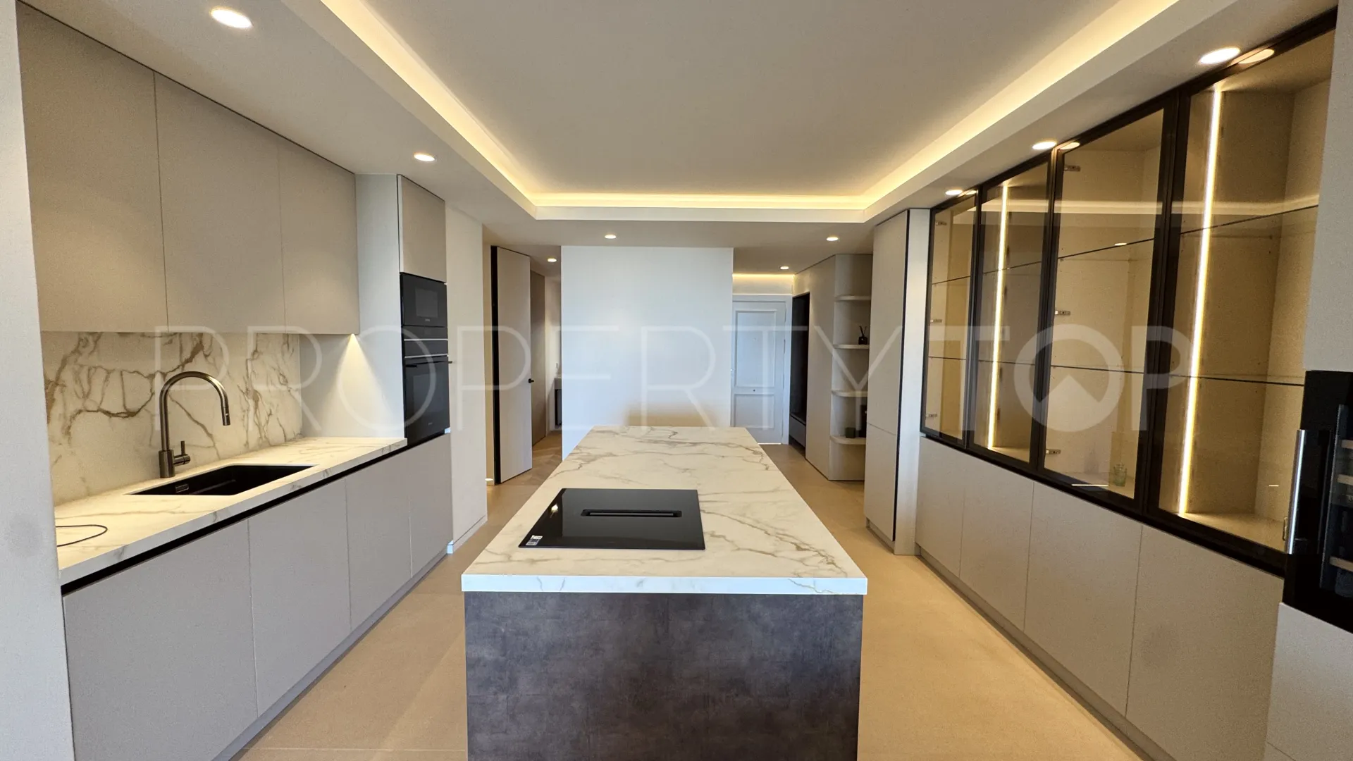 Magna Marbella, apartamento de 3 dormitorios a la venta