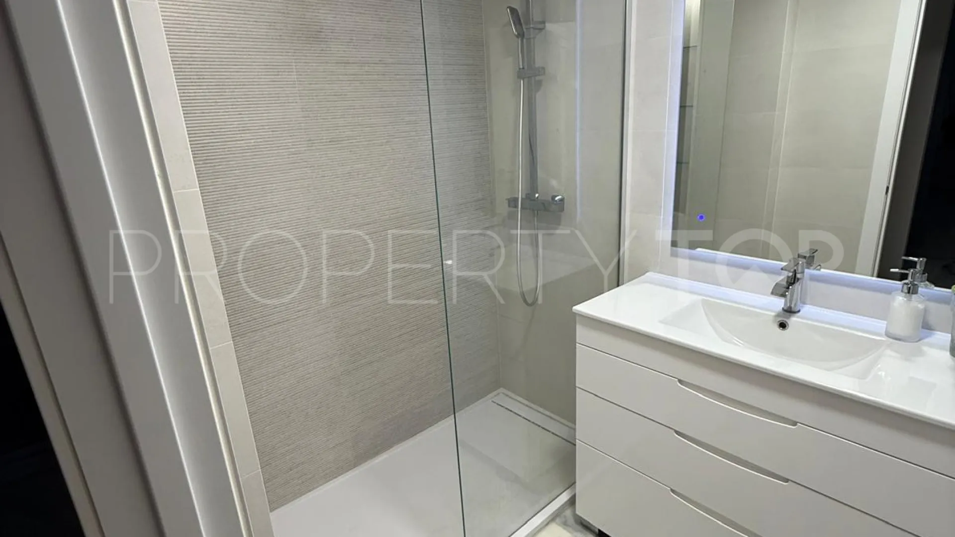 1 bedroom Parque Botanico apartment for sale