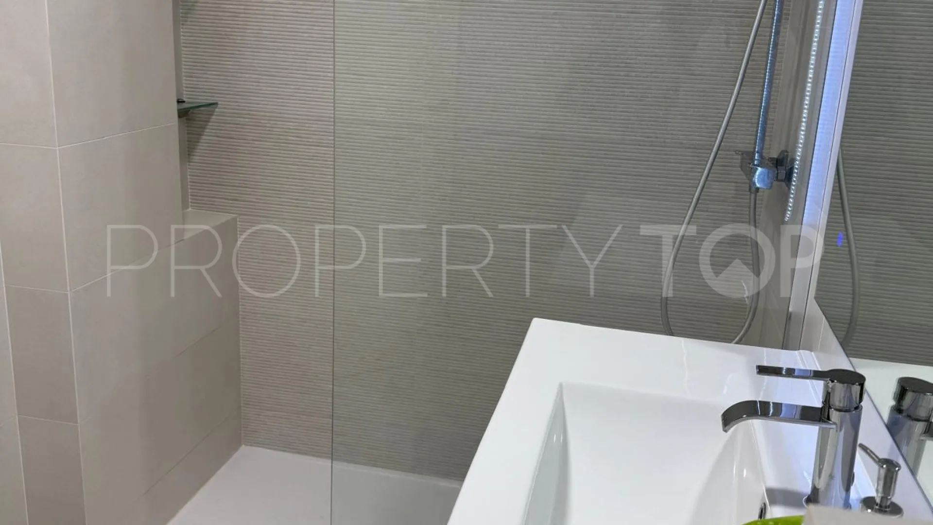 1 bedroom Parque Botanico apartment for sale