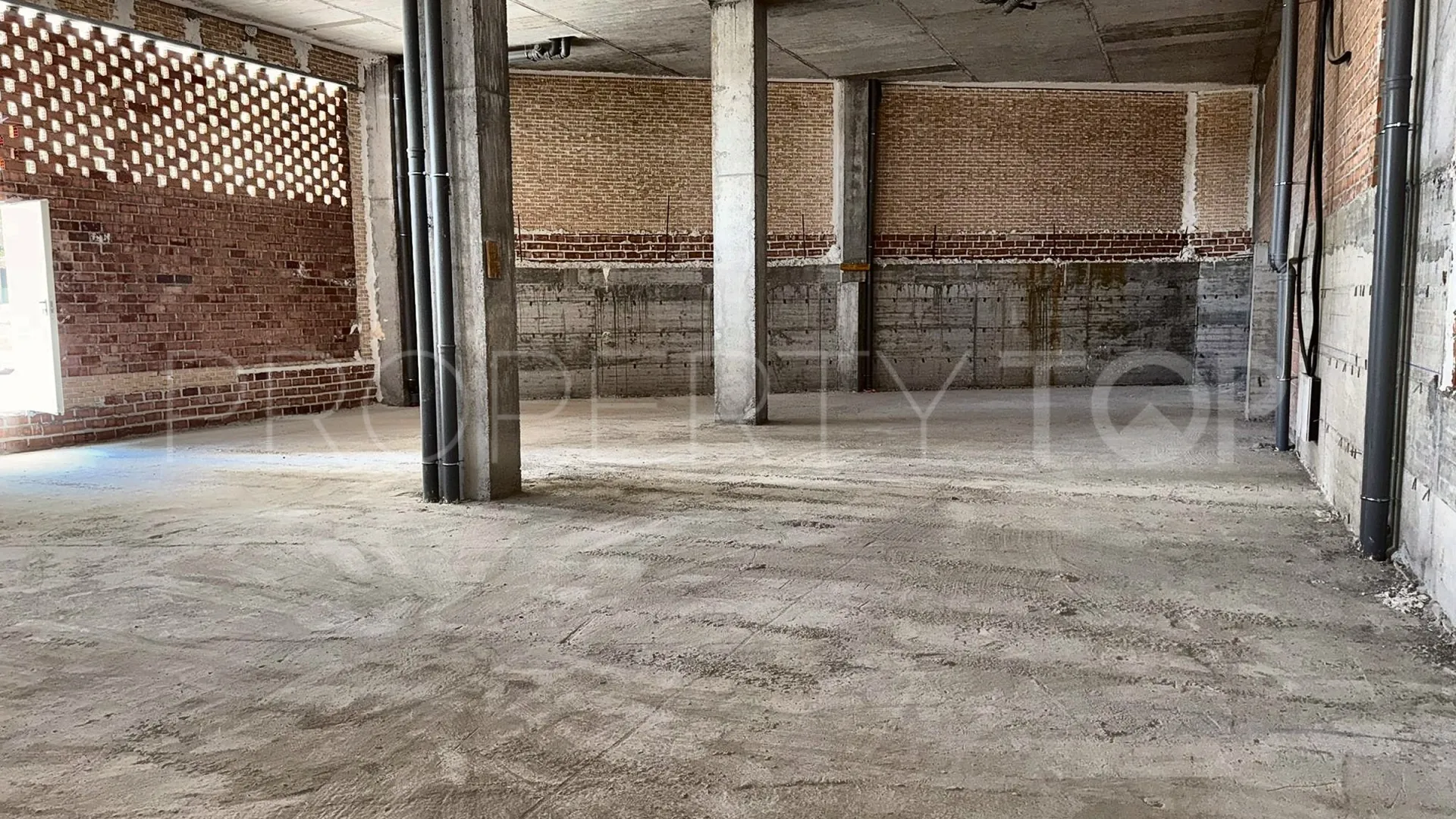 Local comercial a la venta en Guadaiza