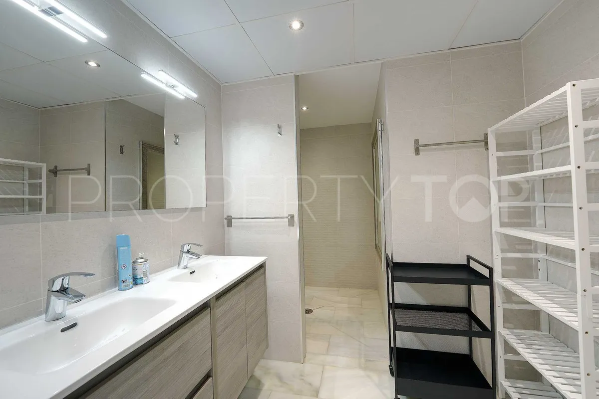 Elviria, apartamento planta baja a la venta