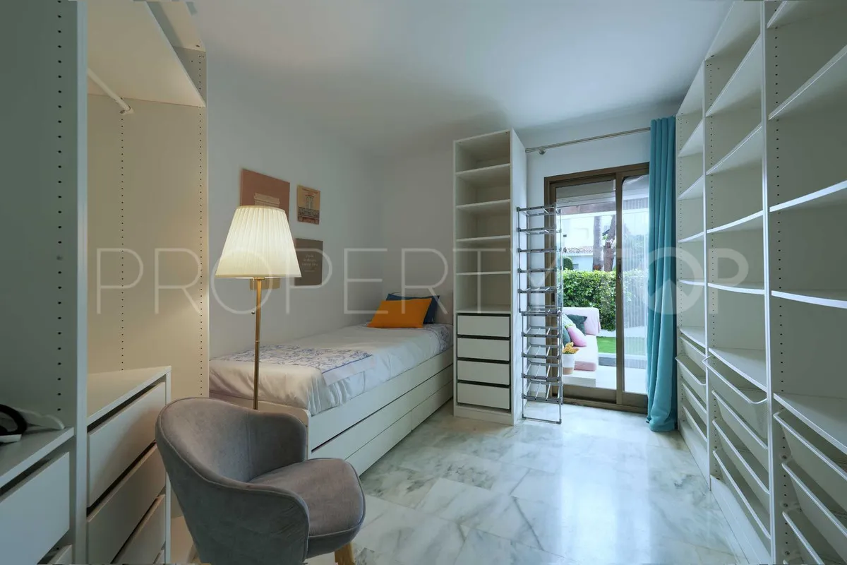 Elviria, apartamento planta baja a la venta