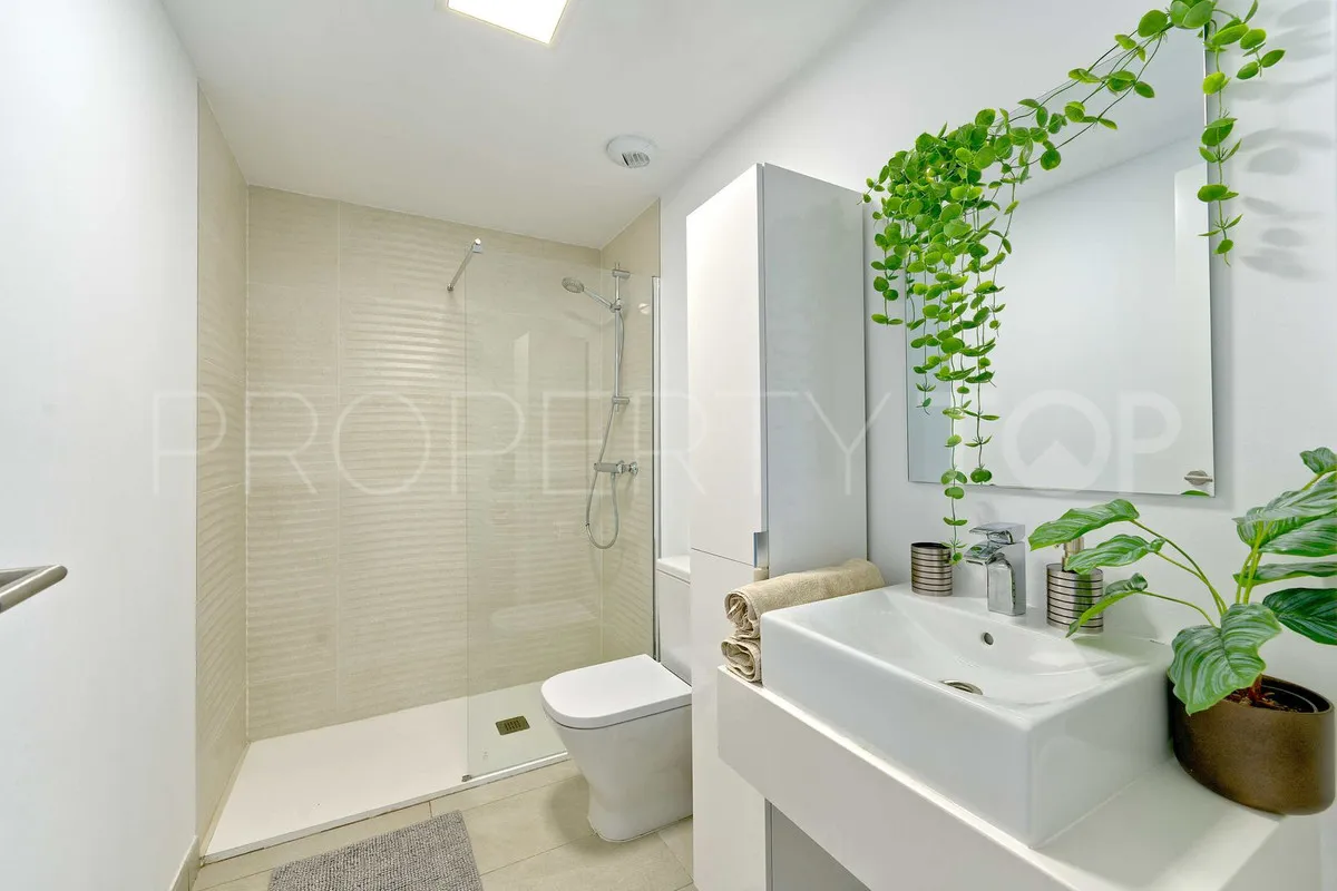 Buy ground floor apartment in Estepona