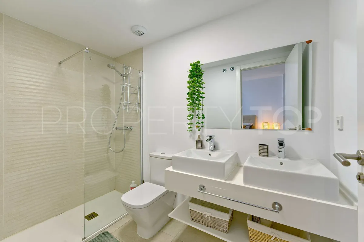 Buy ground floor apartment in Estepona