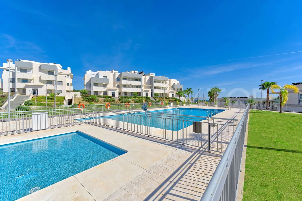 Buy ground floor apartment in Estepona