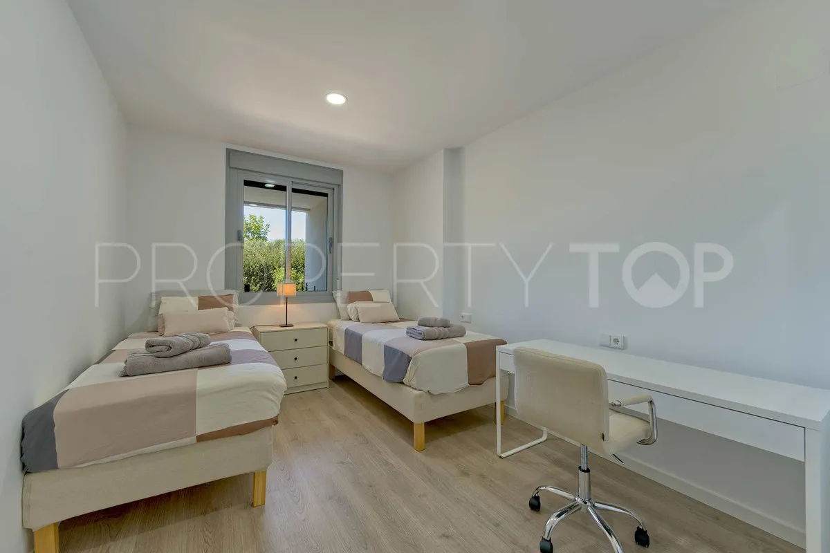 Buy ground floor apartment in Estepona