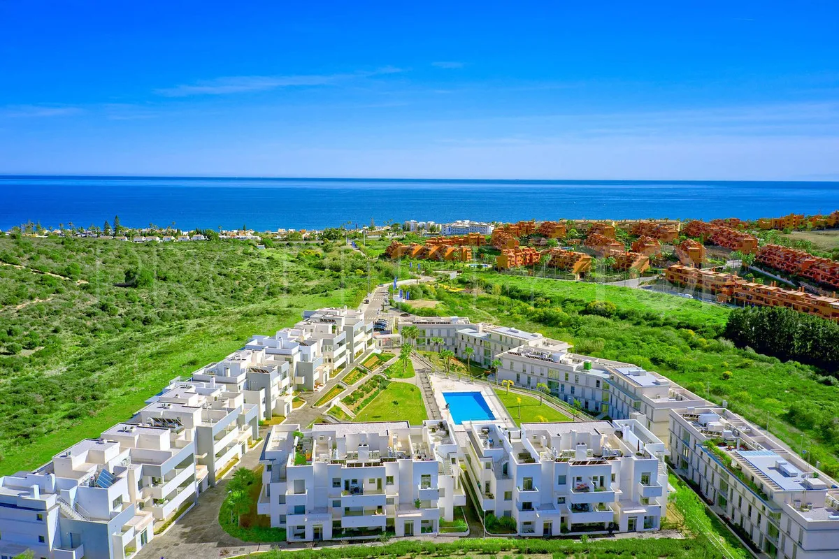 Buy ground floor apartment in Estepona