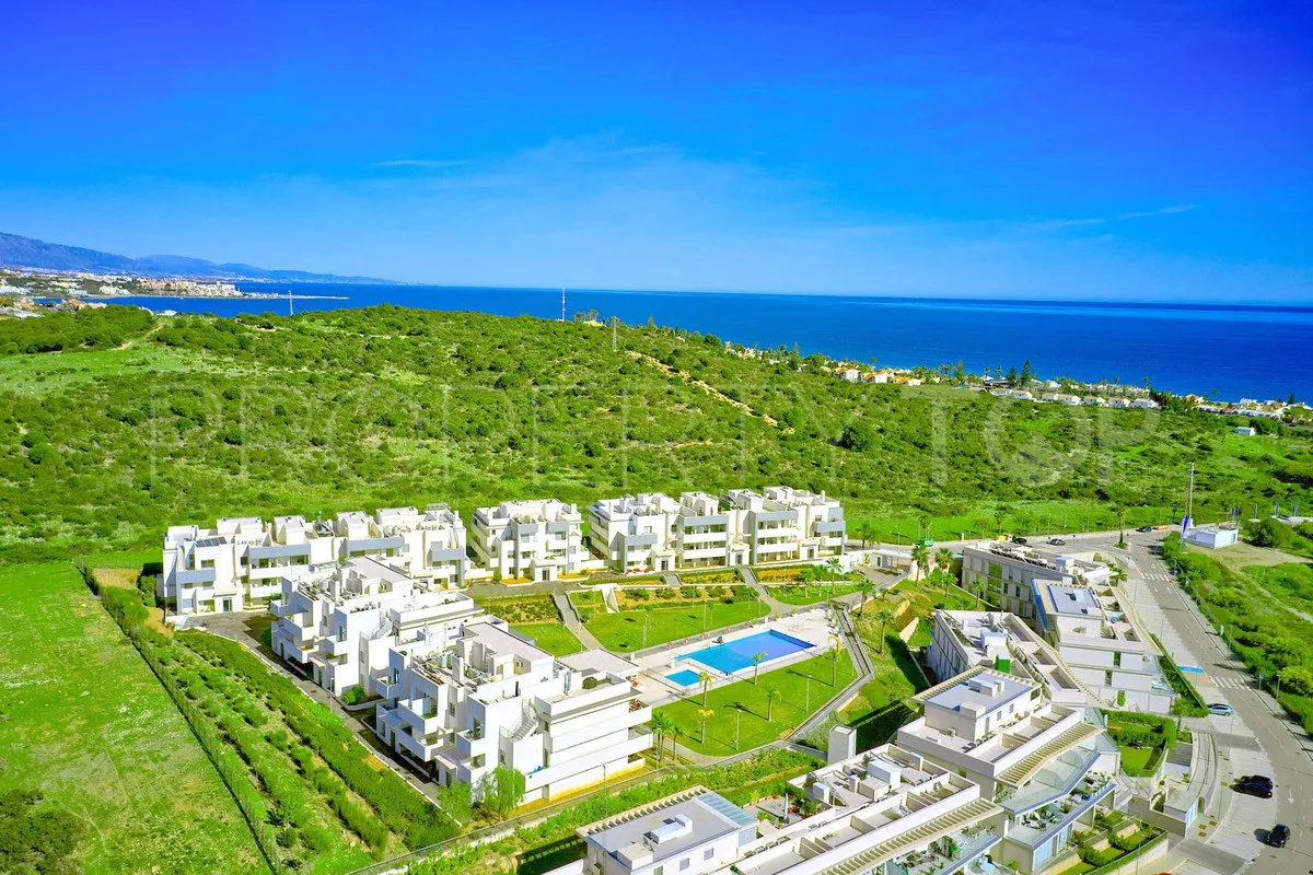 Buy ground floor apartment in Estepona