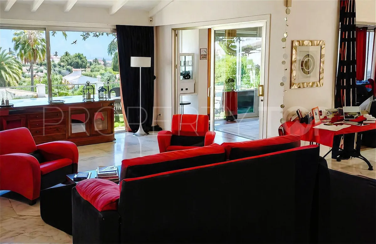 5 bedrooms Nueva Andalucia villa for sale