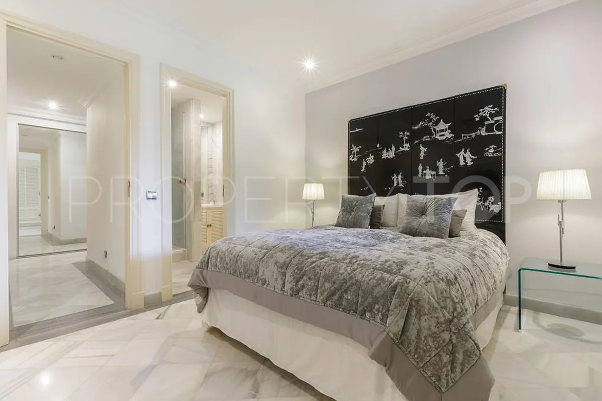 For sale 3 bedrooms apartment in Marbella - Puerto Banus