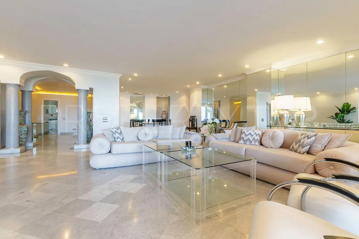 For sale 3 bedrooms apartment in Marbella - Puerto Banus