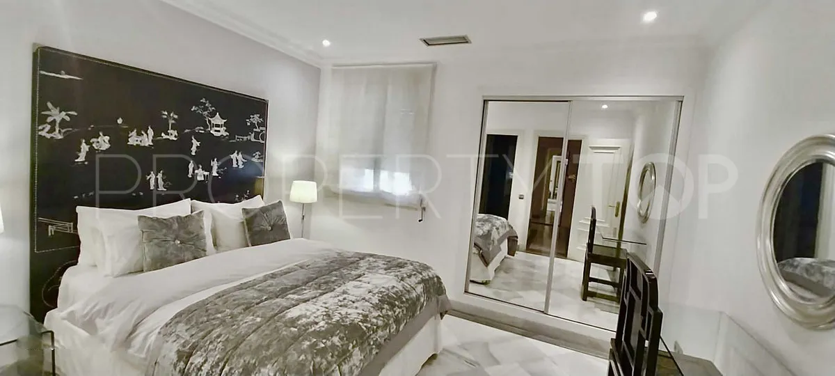 For sale 3 bedrooms apartment in Marbella - Puerto Banus