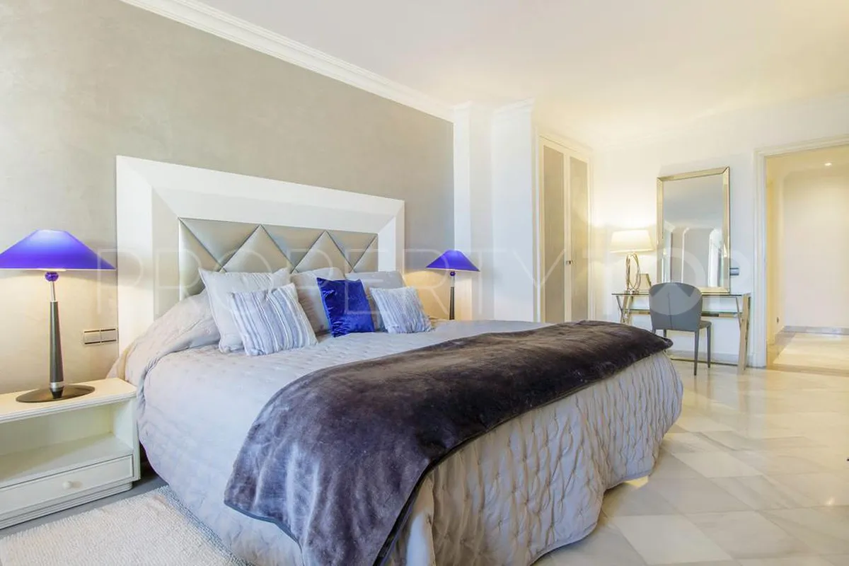For sale 3 bedrooms apartment in Marbella - Puerto Banus
