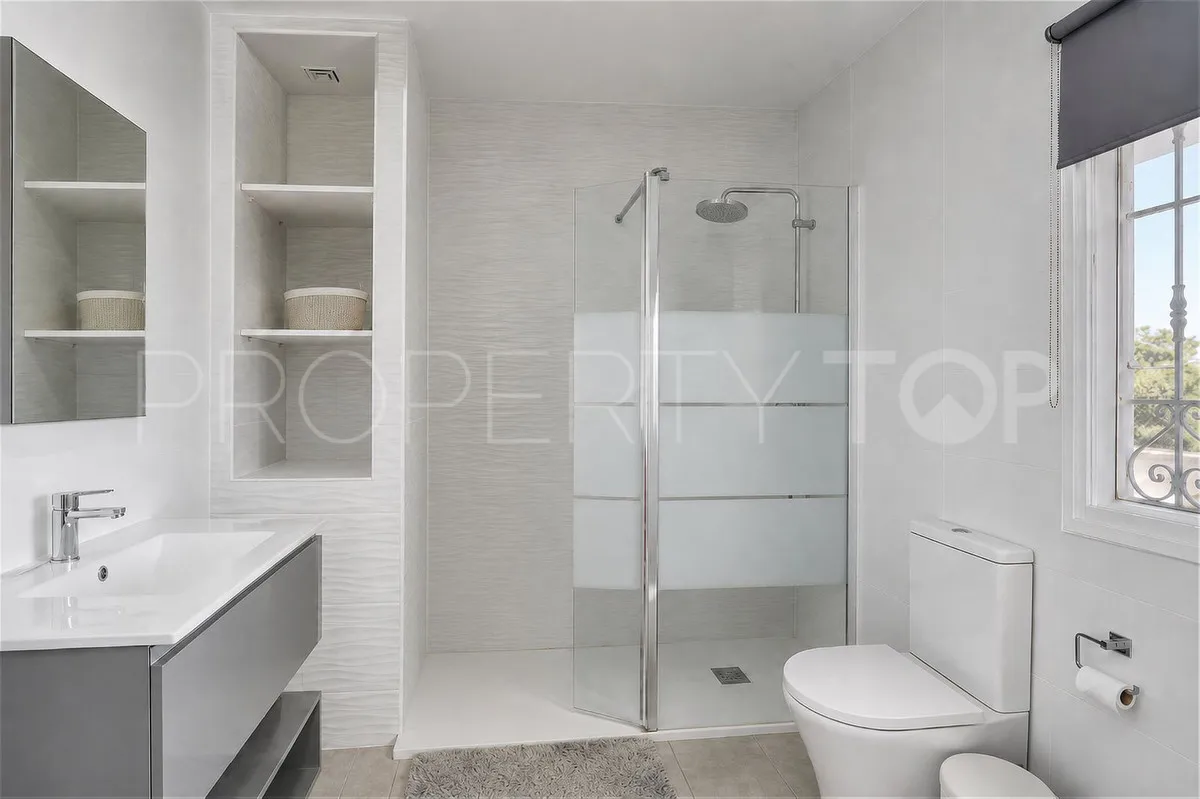 For sale town house in Casares