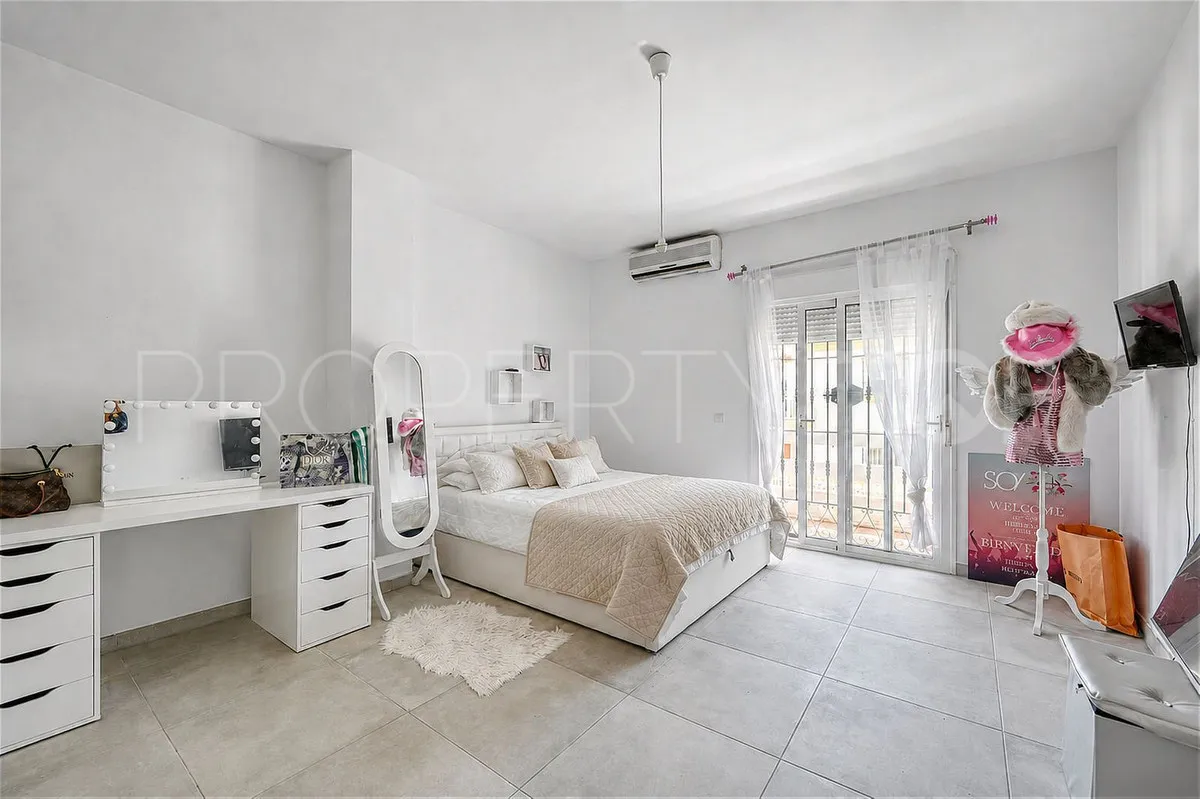 For sale town house in Casares