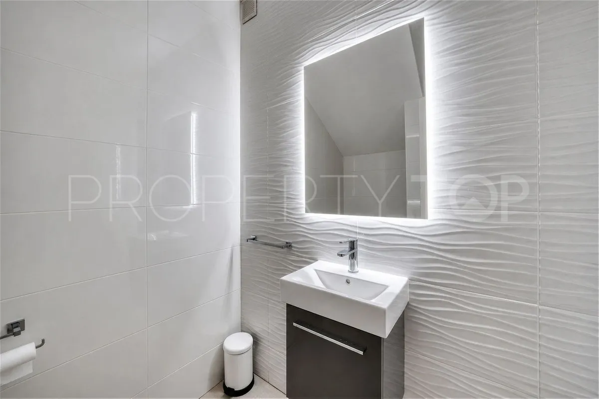 For sale town house in Casares