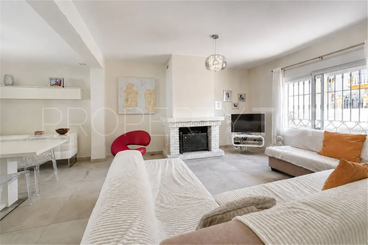 For sale town house in Casares
