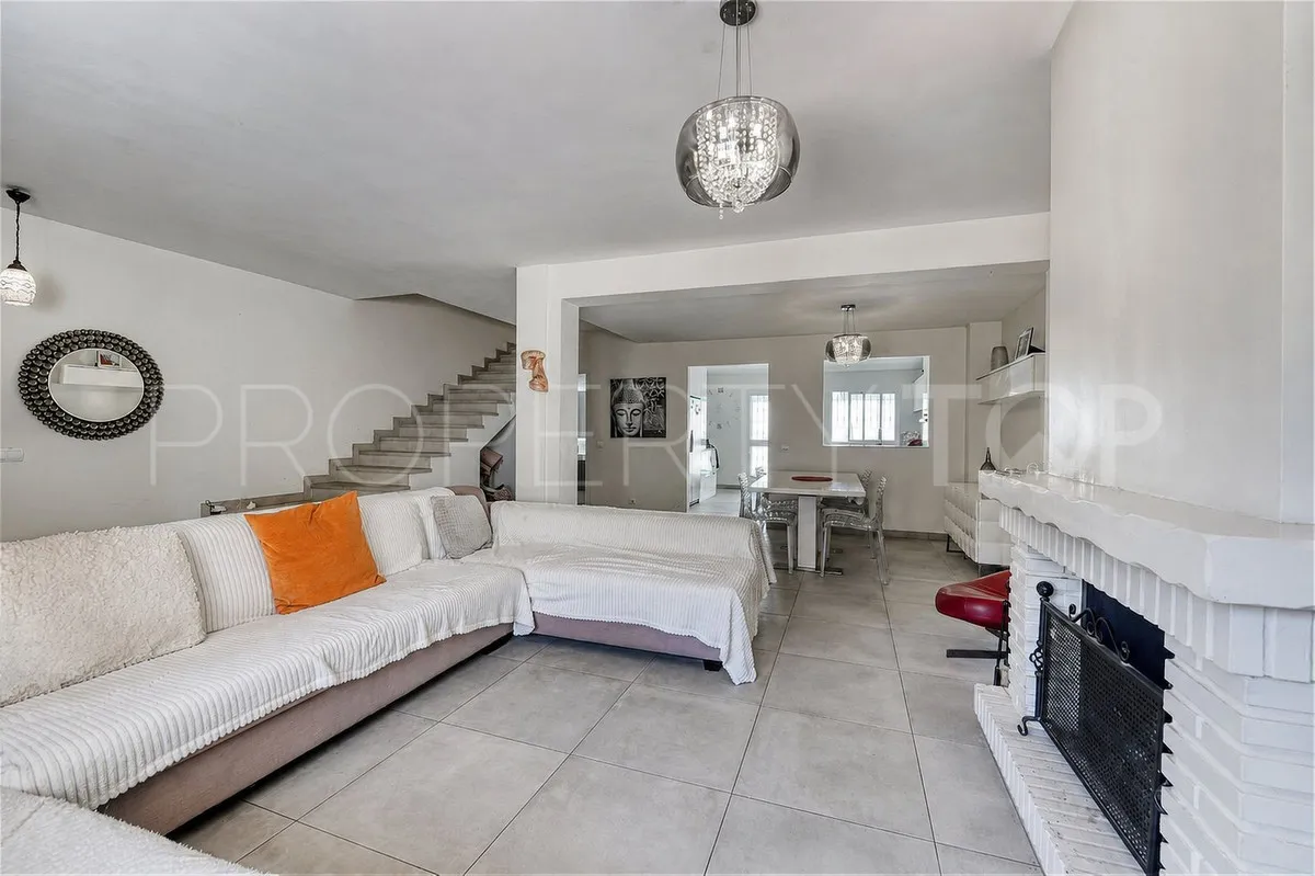 For sale town house in Casares