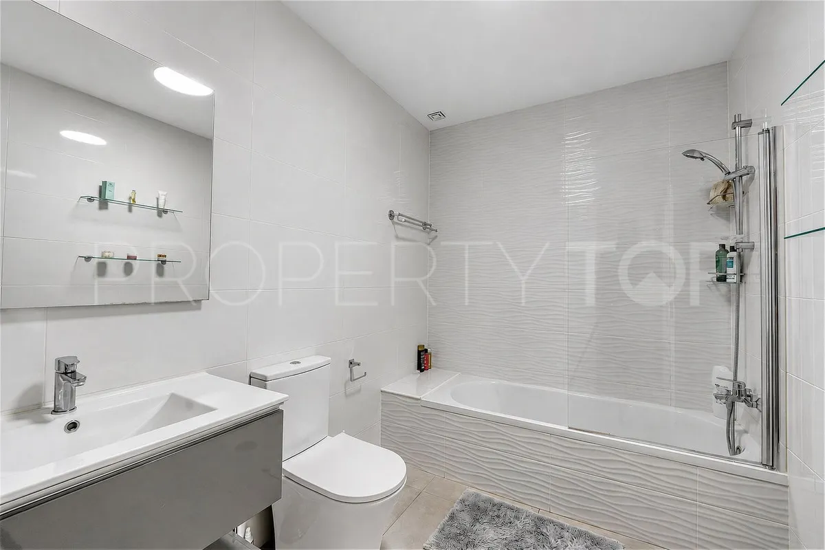 For sale town house in Casares