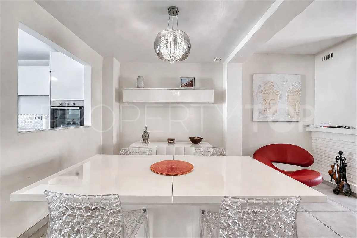 For sale town house in Casares