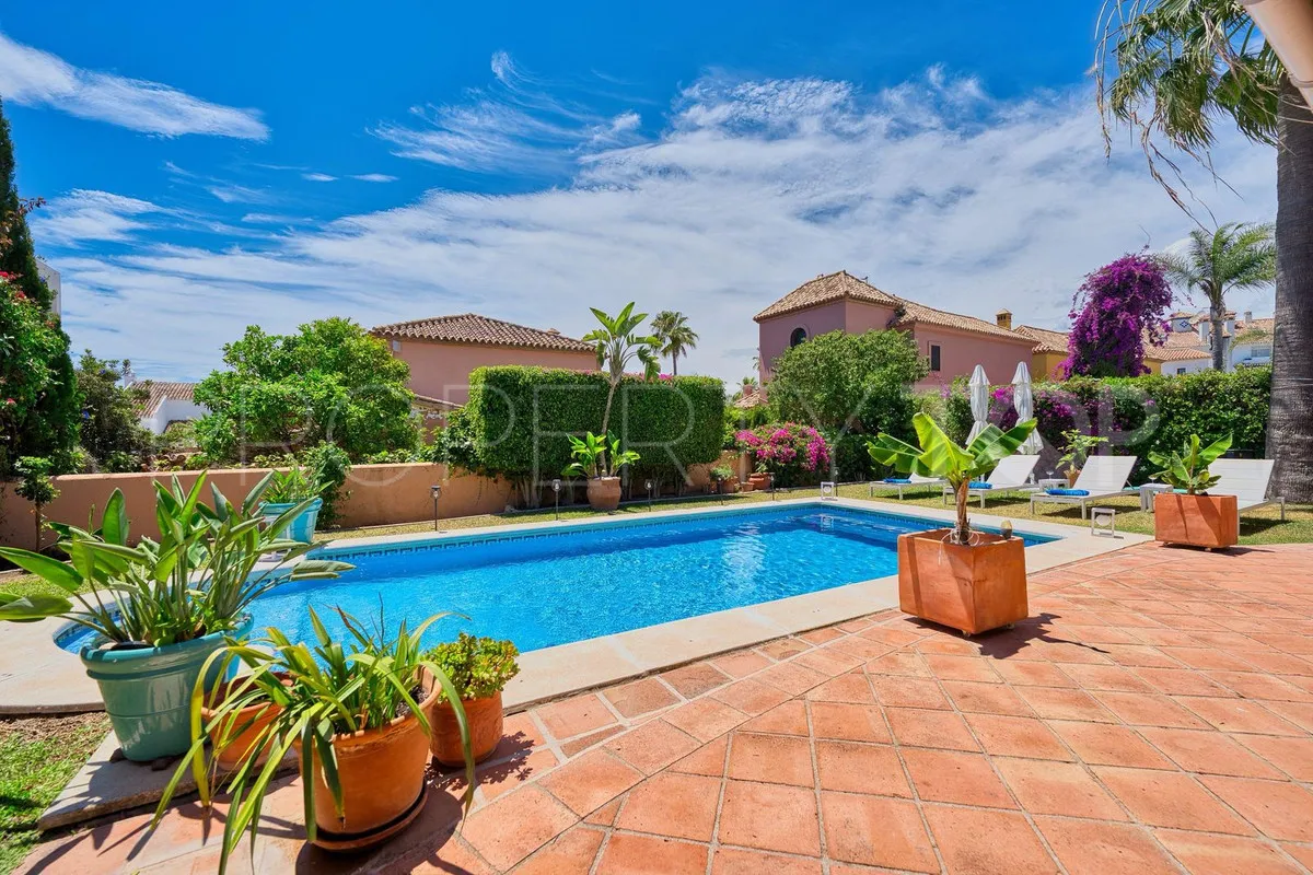 Villa for sale in El Rosario