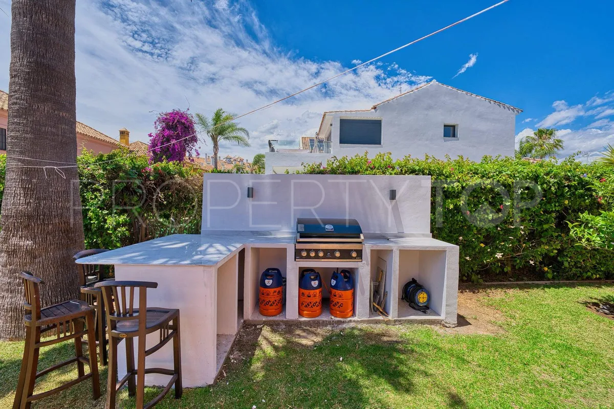 Villa for sale in El Rosario