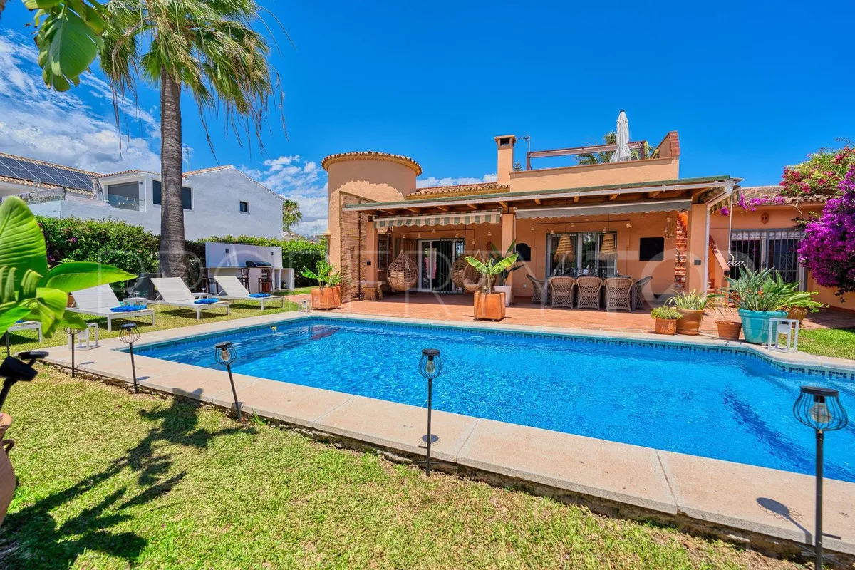 Villa for sale in El Rosario