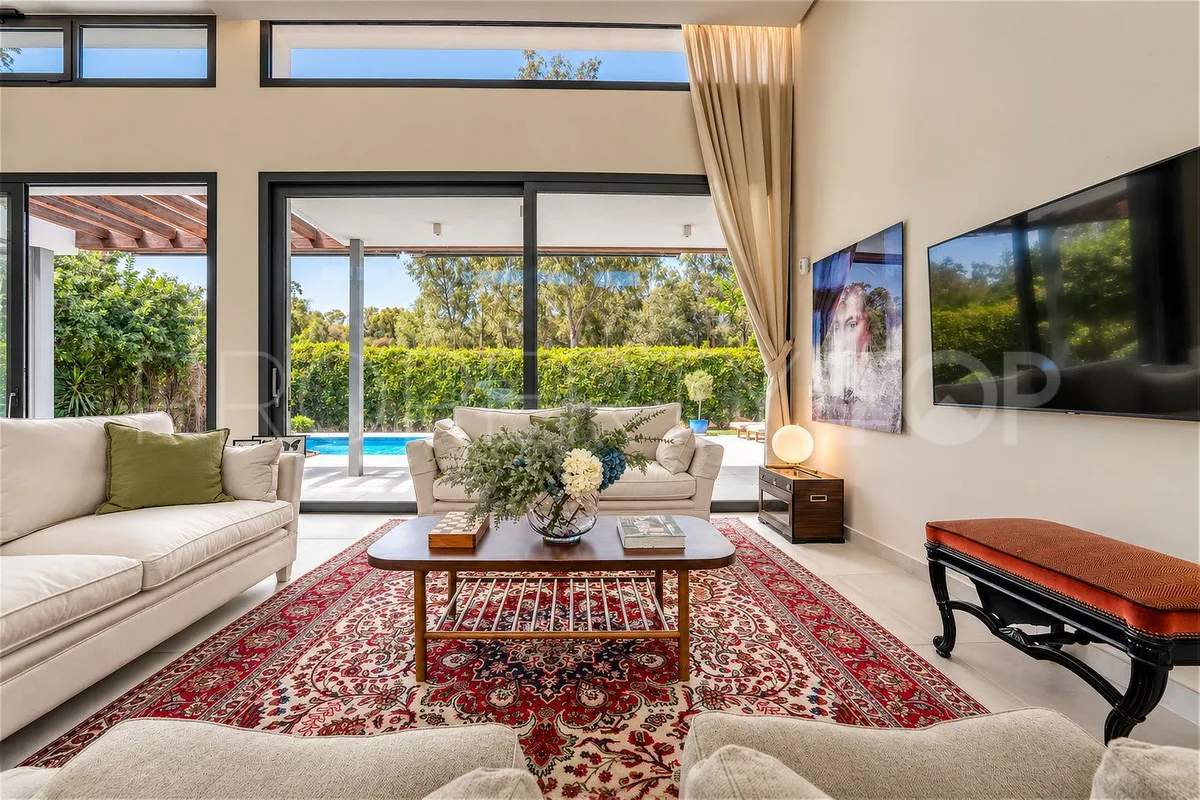 Estepona, villa de 4 dormitorios en venta
