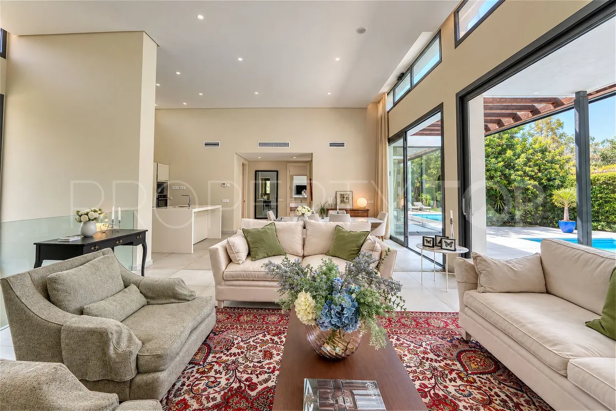 Estepona, villa de 4 dormitorios en venta
