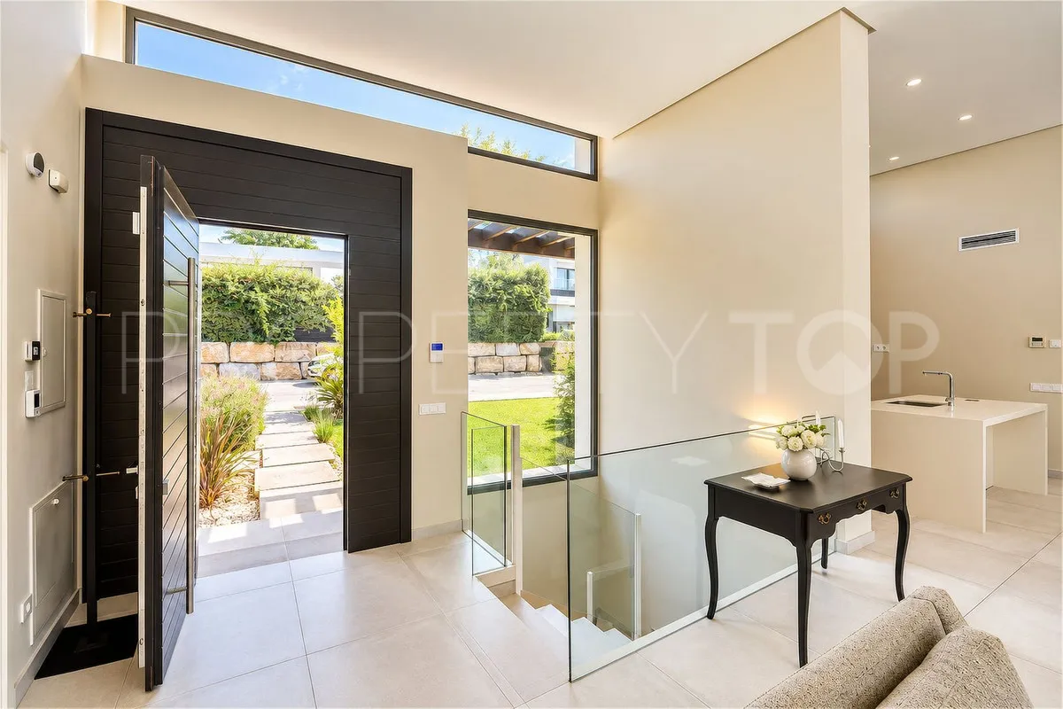 Estepona, villa de 4 dormitorios en venta