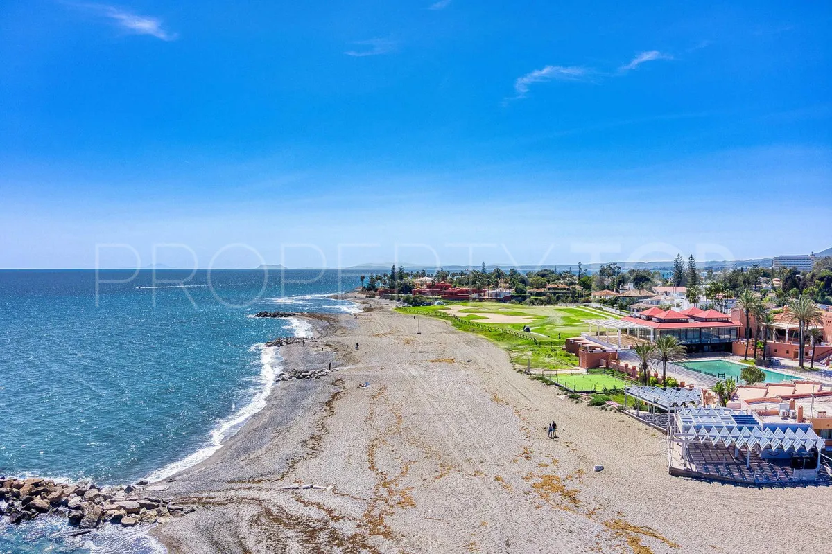Estepona, villa de 4 dormitorios en venta