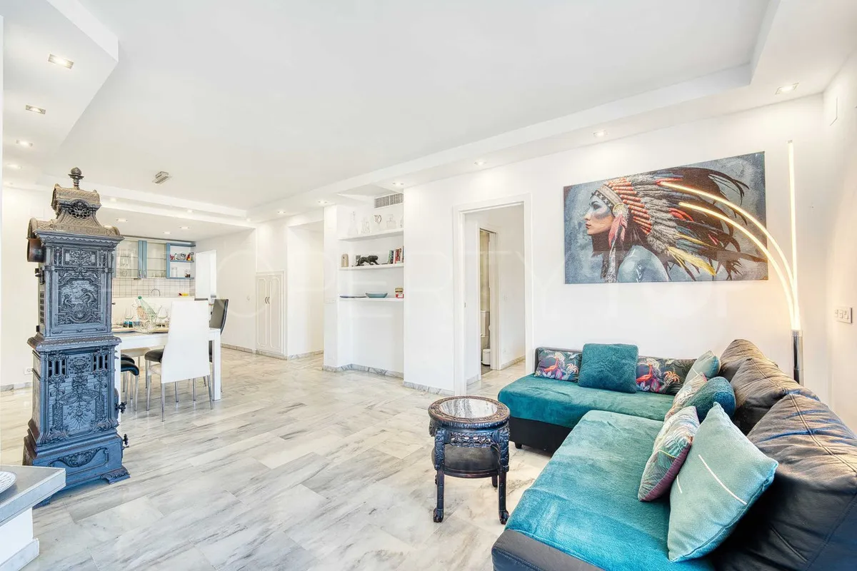 Penthouse with 5 bedrooms for sale in Elviria