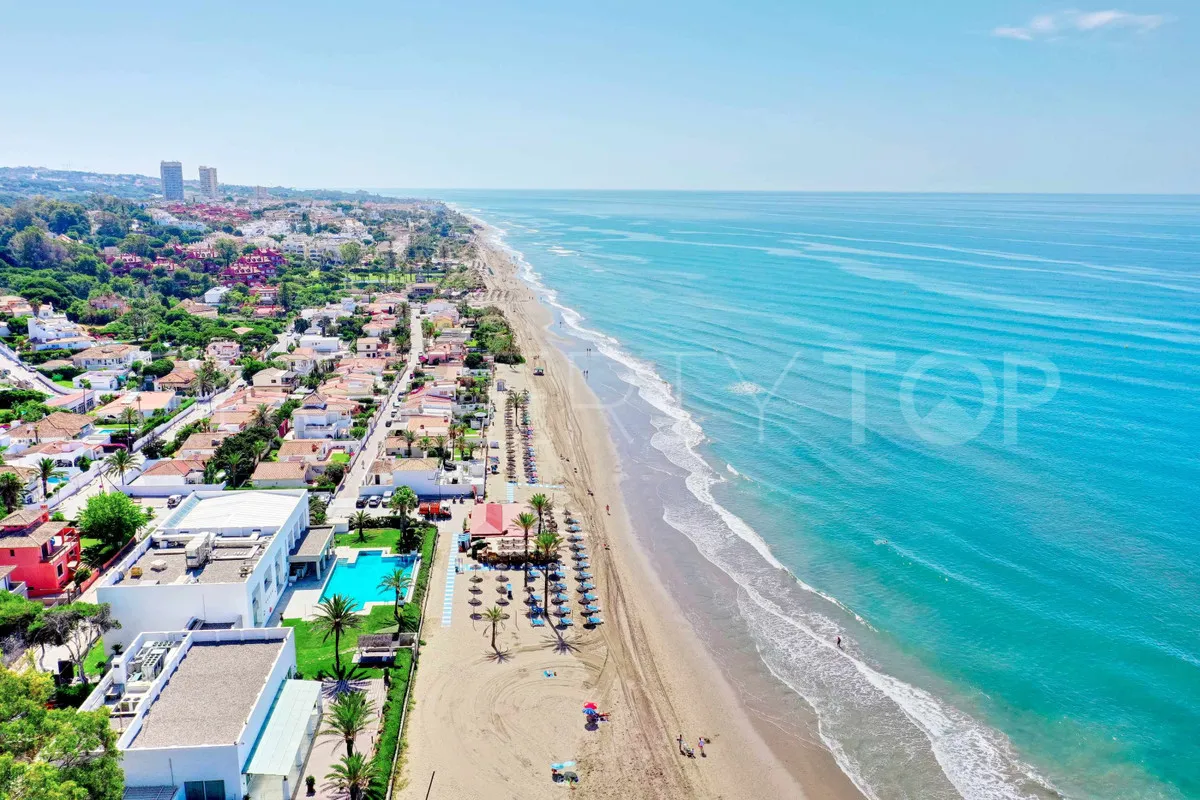 Penthouse with 5 bedrooms for sale in Elviria