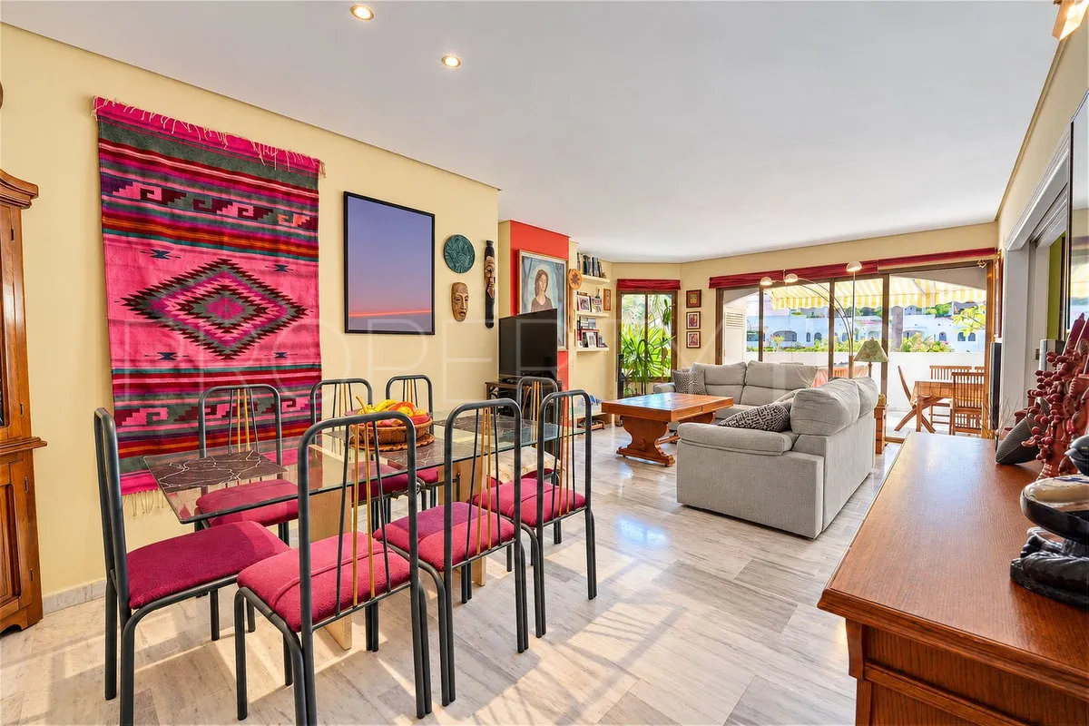 Elviria, apartamento de 3 dormitorios en venta