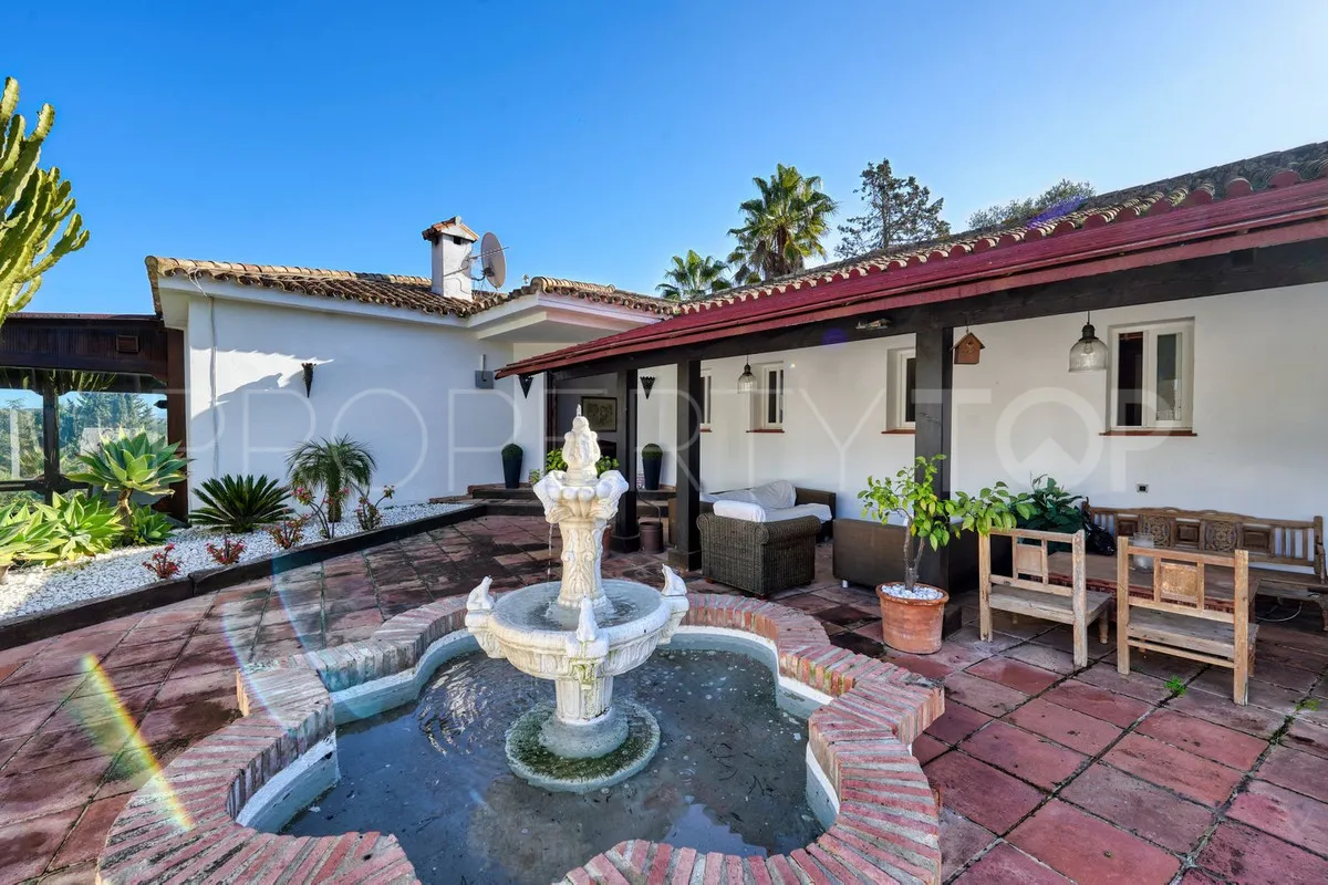 For sale villa with 5 bedrooms in Sotogrande