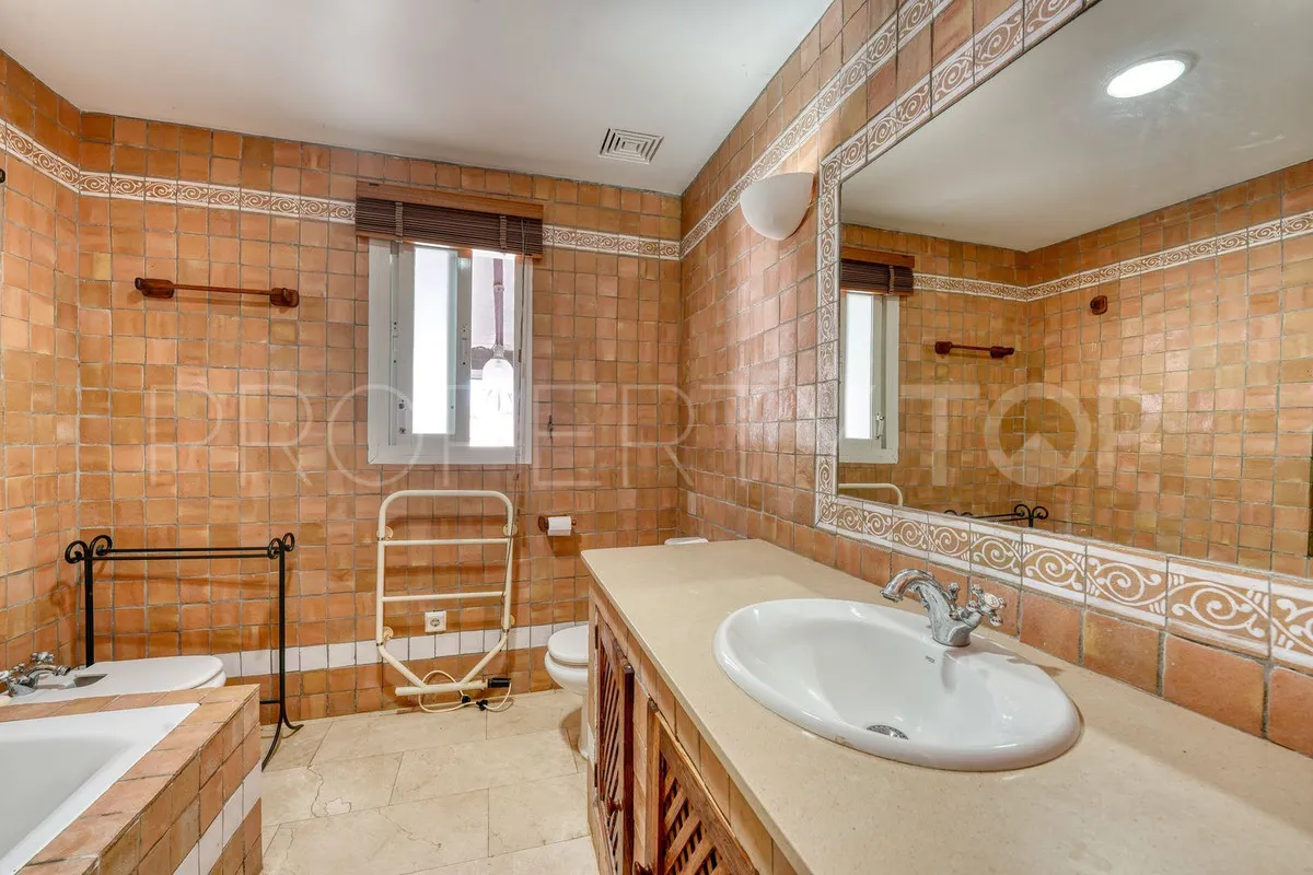 For sale villa with 5 bedrooms in Sotogrande