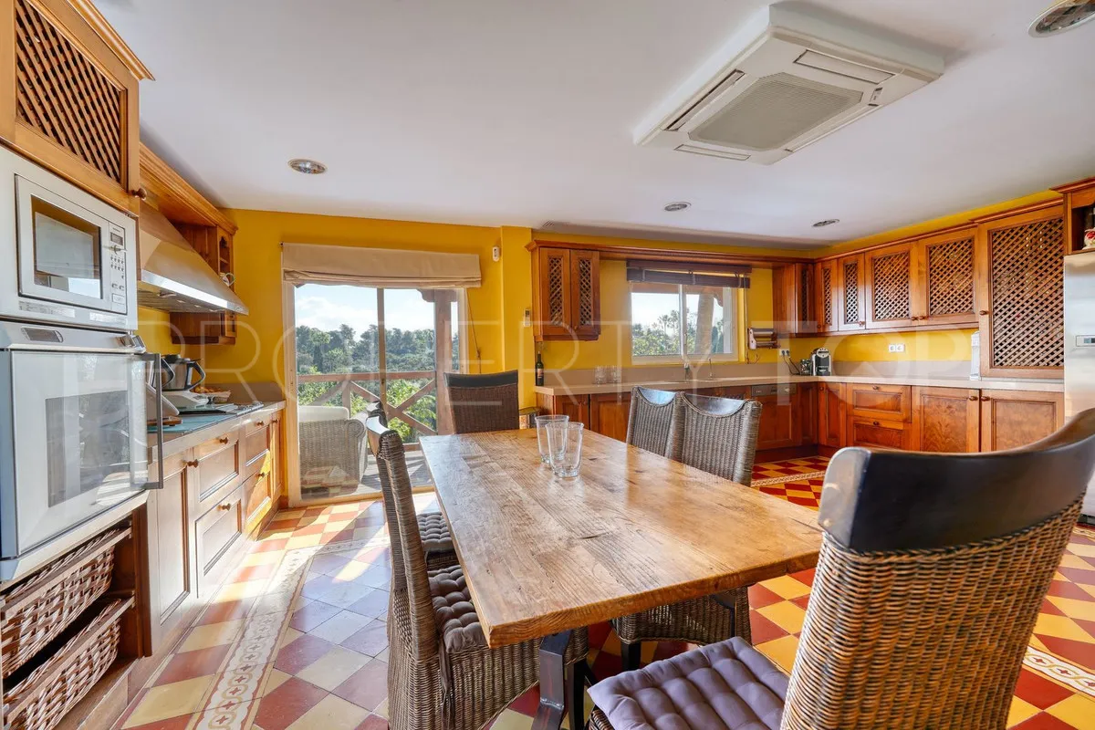 For sale villa with 5 bedrooms in Sotogrande