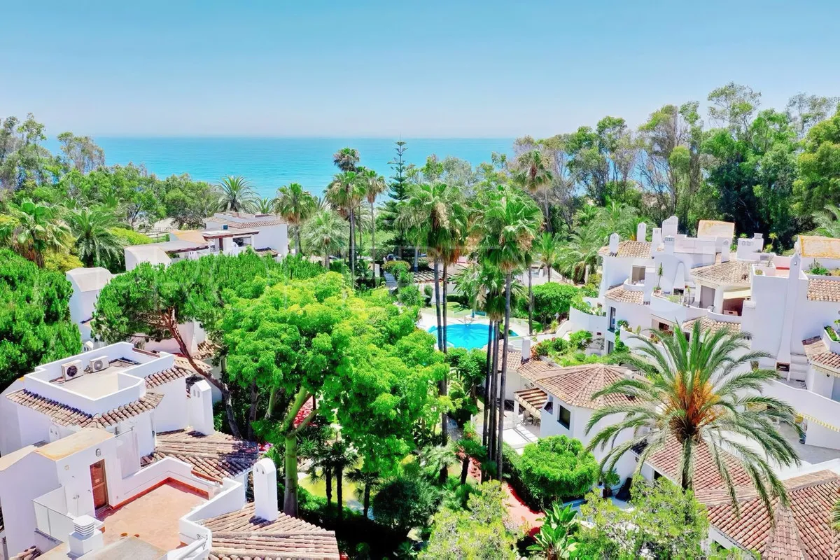 Comprar apartamento de 2 dormitorios en Elviria