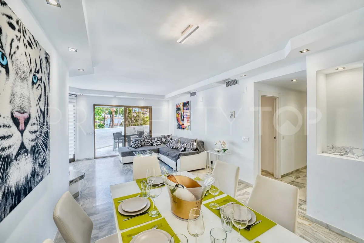 Comprar apartamento de 2 dormitorios en Elviria