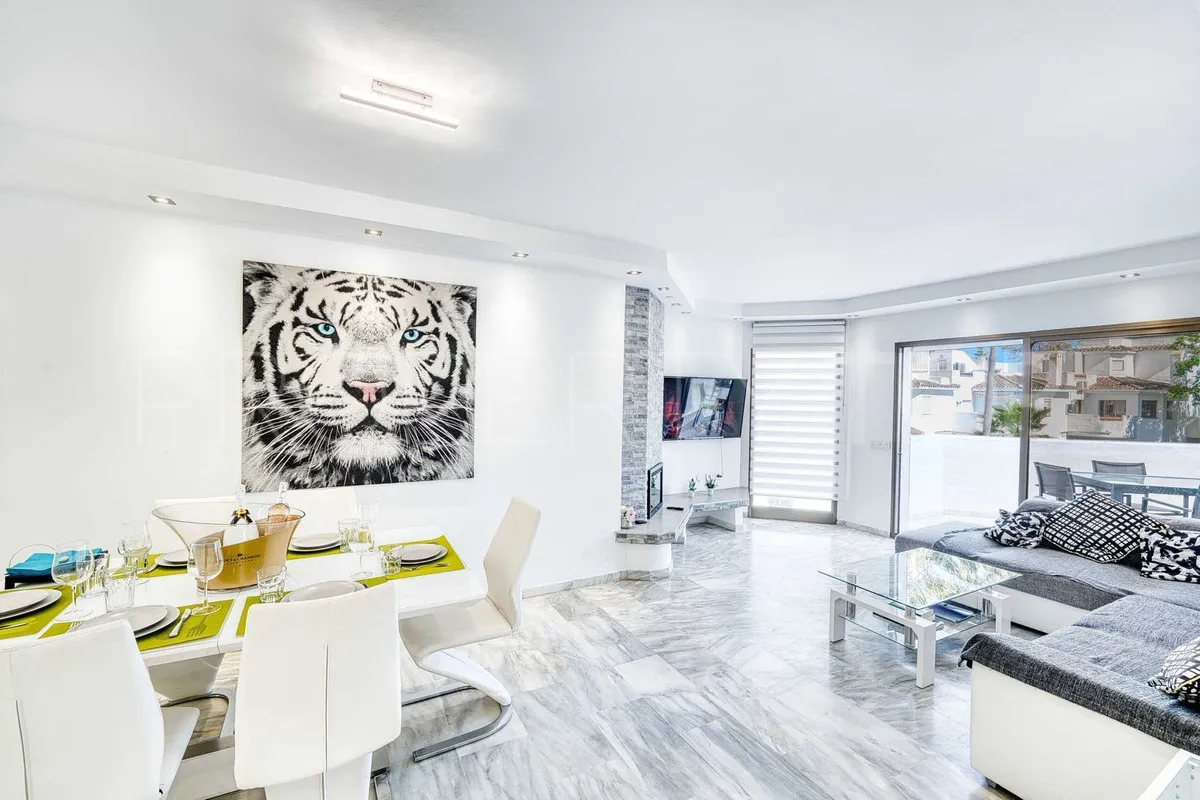 Comprar apartamento de 2 dormitorios en Elviria
