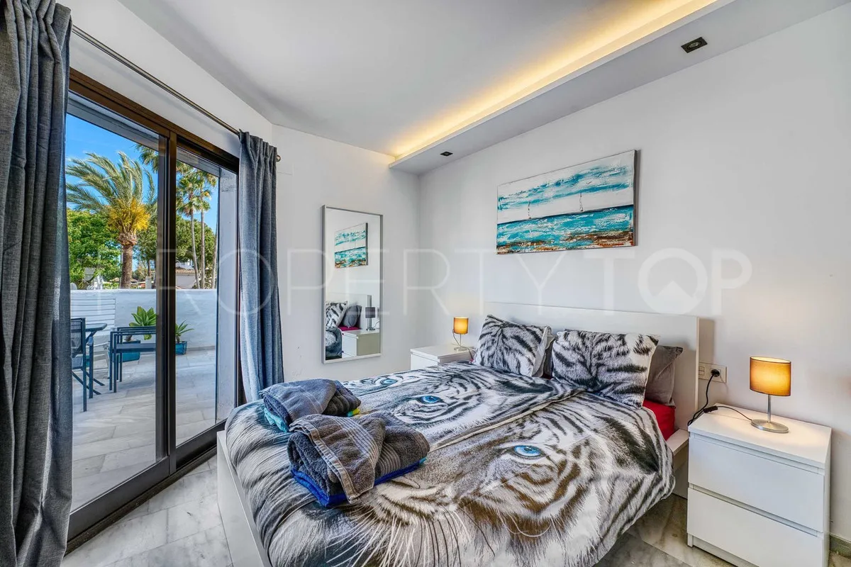 Comprar apartamento de 2 dormitorios en Elviria